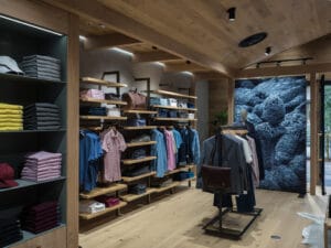 Fashion apparel store wall and gondola system