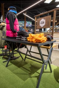 Trestle leg table for apparel goods display